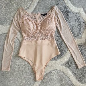 Lace keyhole bodysuit